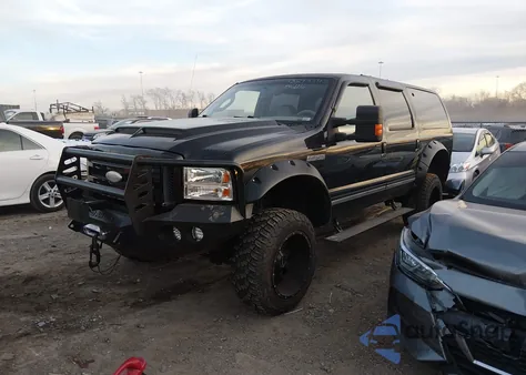 2005 Ford Excursion Limited z USA, uszkodzony, nr VIN 1FMSU43PX5ED47841